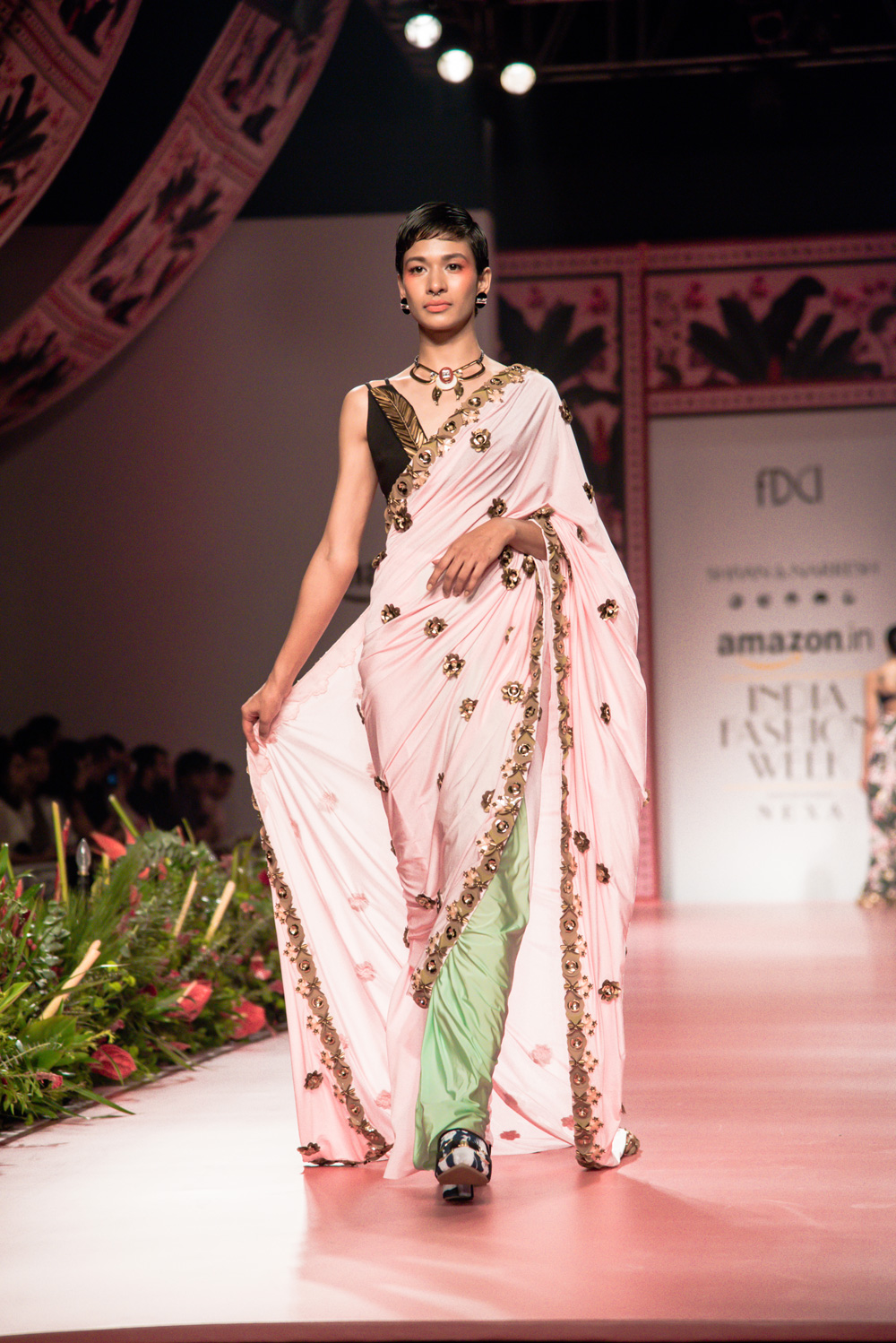 Shivan and Narresh FDCI Amazon India Fashion Week Spring Summer 2018 Look 13