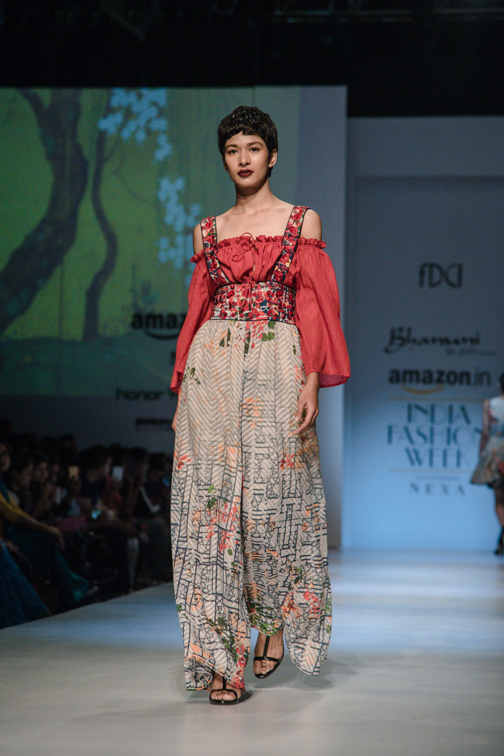 Bhanuni by Jyoti FDCI Amazon India Fashion Week Spring Summer 2018 Look 4