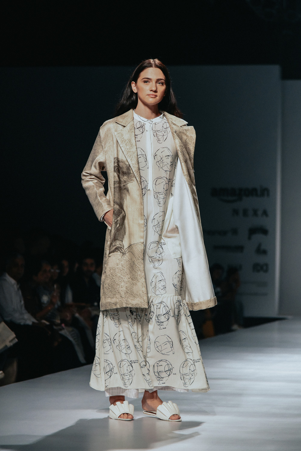 Aartivijay Gupta FDCI Amazon India Fashion Week Spring Summer 2018 Look 4