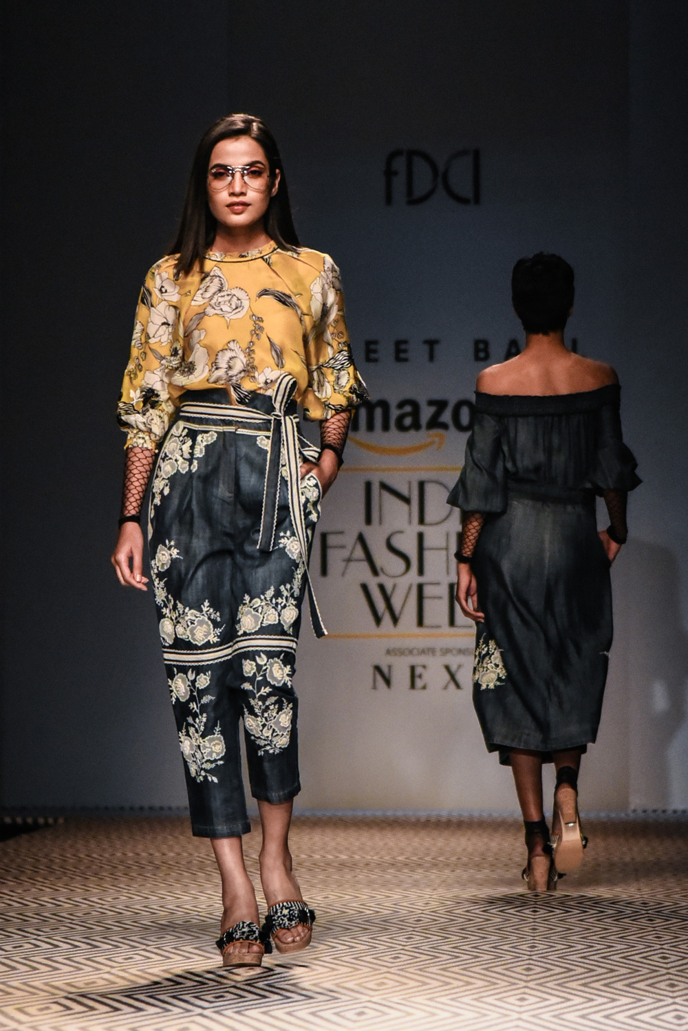 Vineet Bahl FDCI Amazon India Fashion Week Spring Summer 2018 Look 5