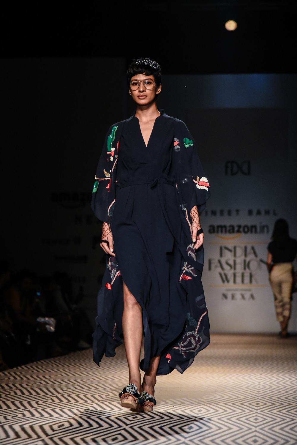 Vineet Bahl FDCI Amazon India Fashion Week Spring Summer 2018 Look 15