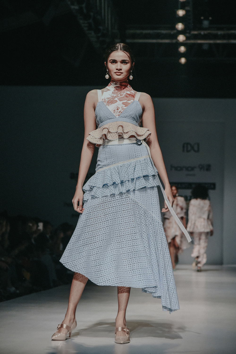 Hemant & Nandita FDCI Amazon India Fashion Week Spring Summer 2018 Look 4