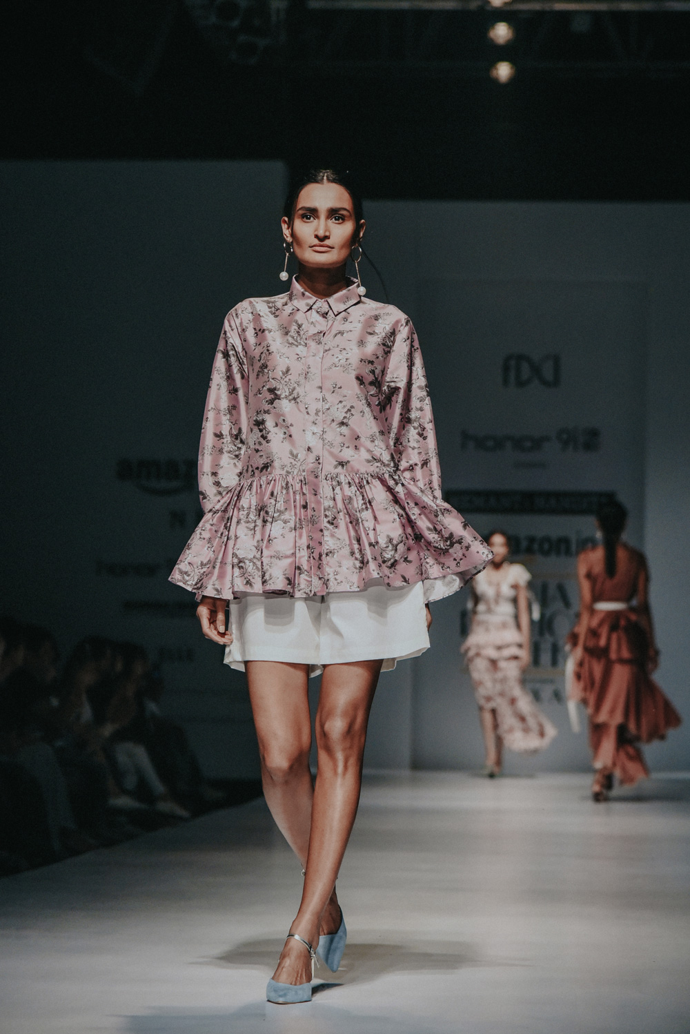 Hemant & Nandita FDCI Amazon India Fashion Week Spring Summer 2018 Look 8