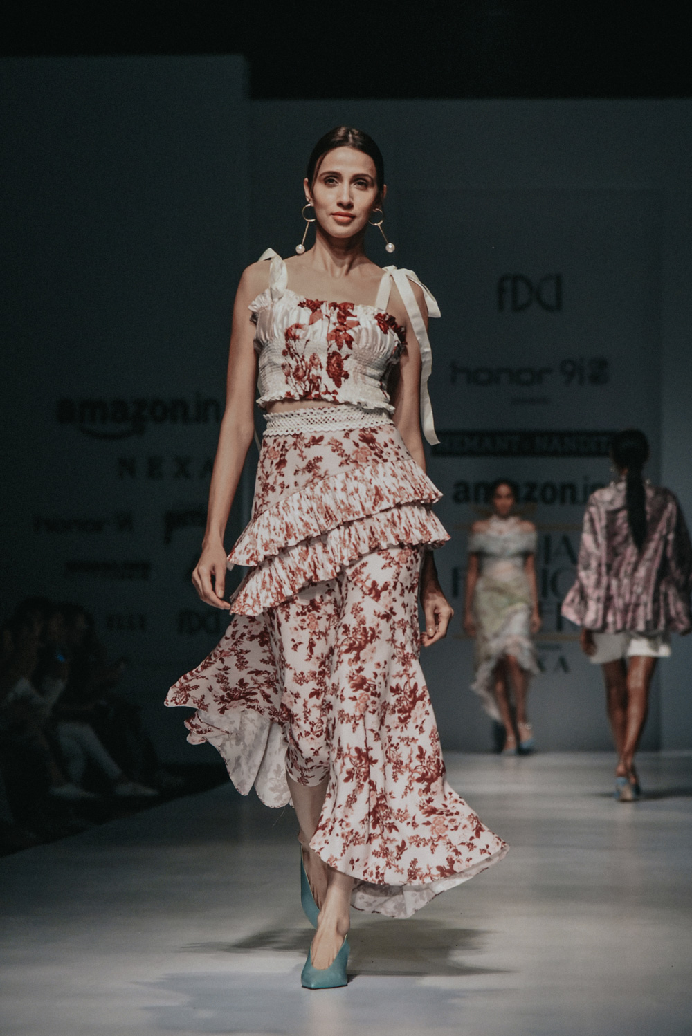 Hemant & Nandita FDCI Amazon India Fashion Week Spring Summer 2018 Look 9