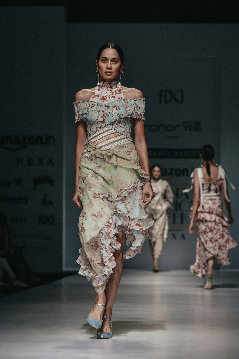 Hemant & Nandita FDCI Amazon India Fashion Week Spring Summer 2018 Look 10