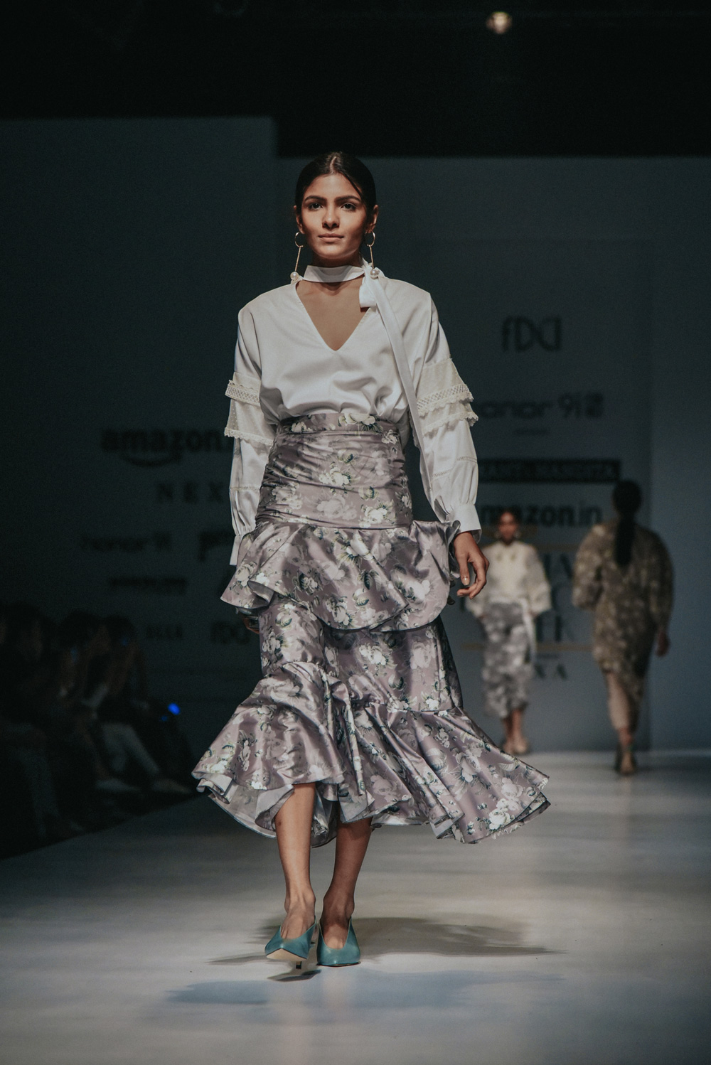 Hemant & Nandita FDCI Amazon India Fashion Week Spring Summer 2018 Look 12