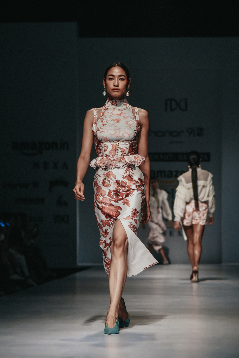 Hemant & Nandita FDCI Amazon India Fashion Week Spring Summer 2018 Look 13