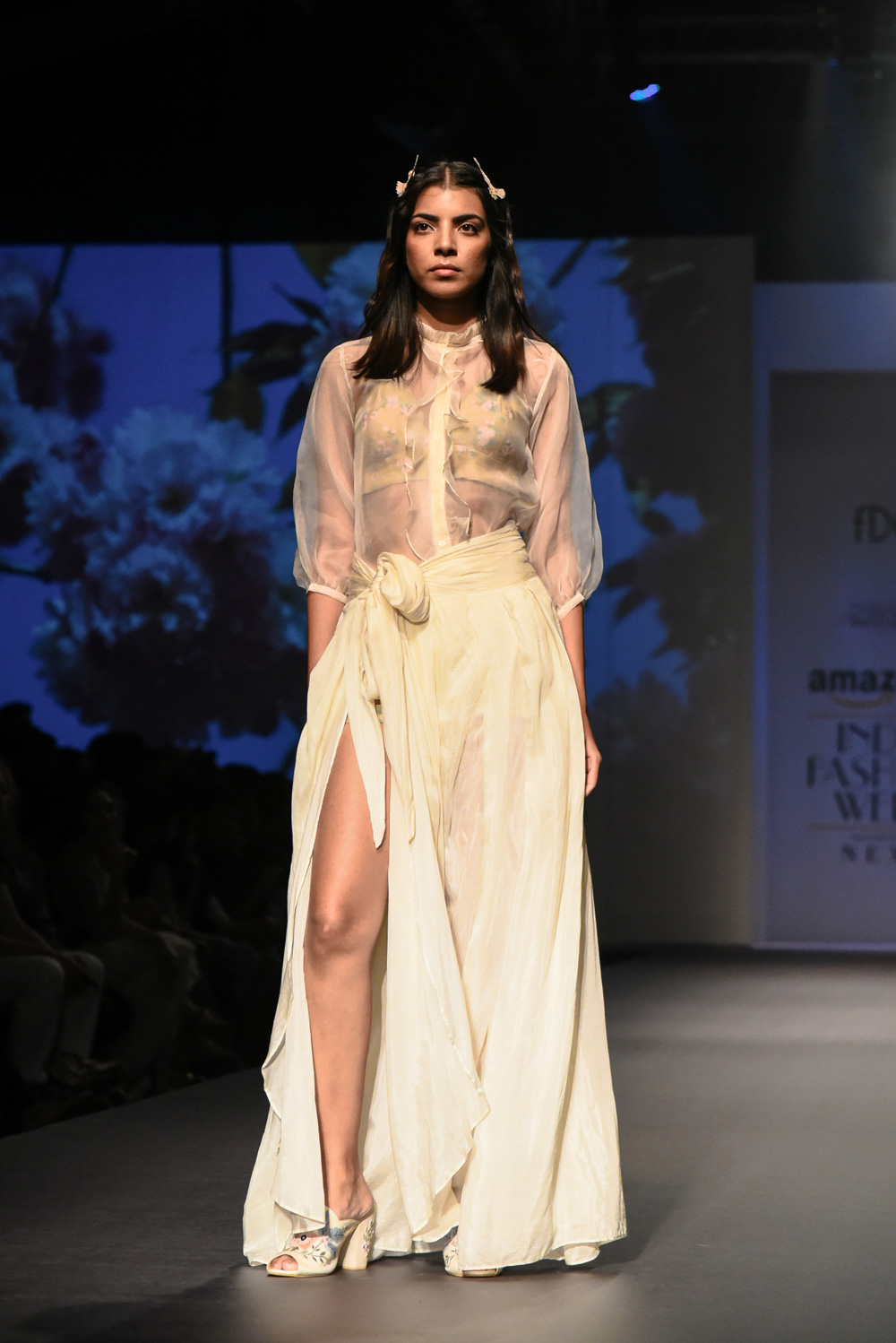 Pinnacle by Shruti Sancheti FDCI Amazon India Fashion Week Spring Summer 2018 Look 5
