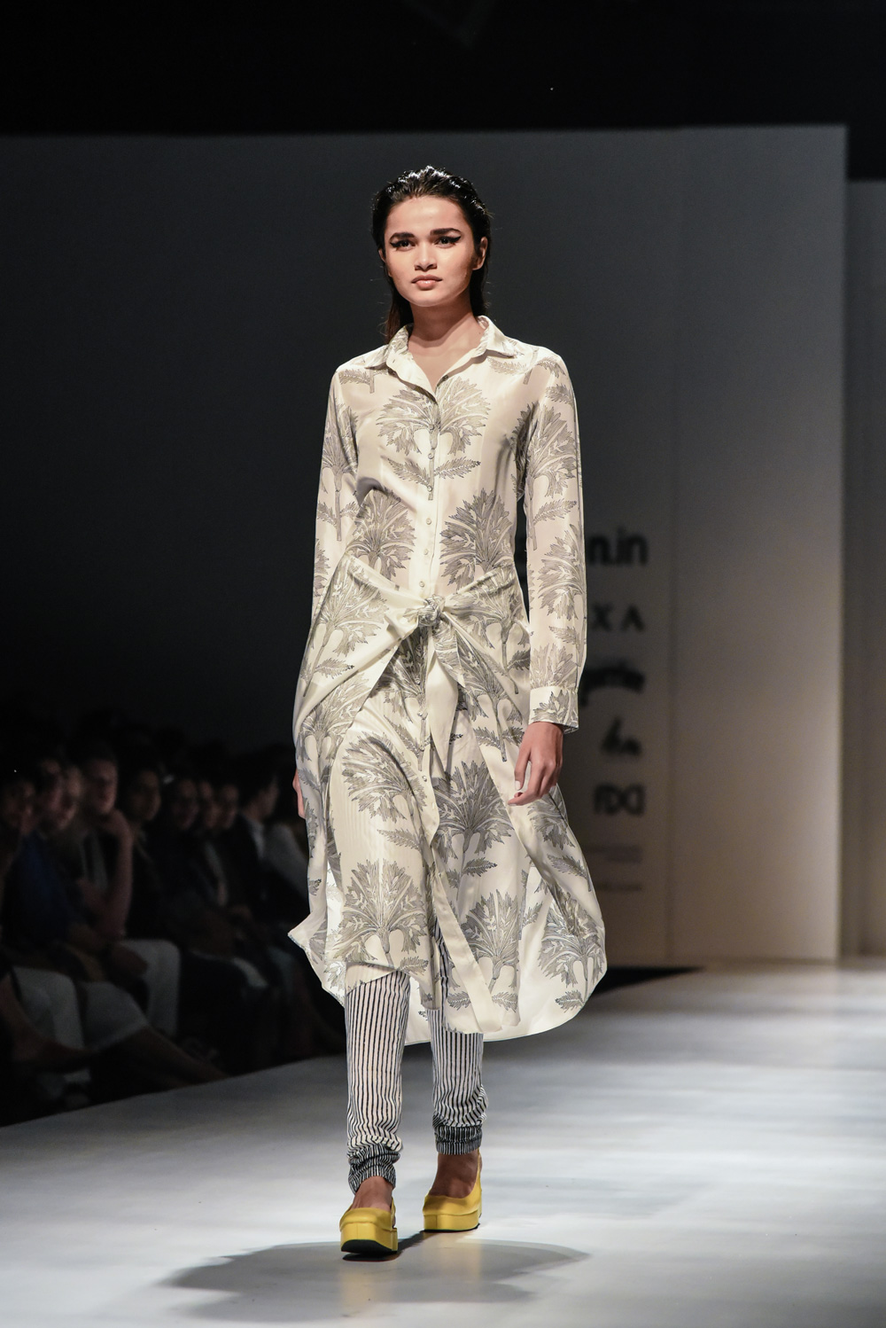 Abraham and Thakore FDCI Amazon India Fashion Week Spring Summer 2018 Look 8