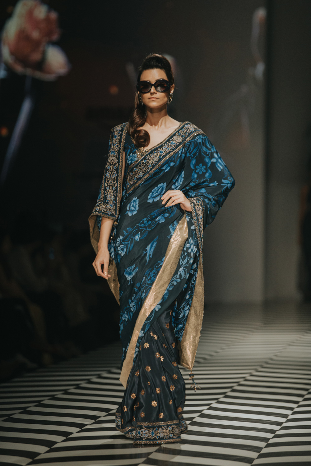 JJ Valaya FDCI Amazon India Fashion Week Spring Summer 2018 Look 7
