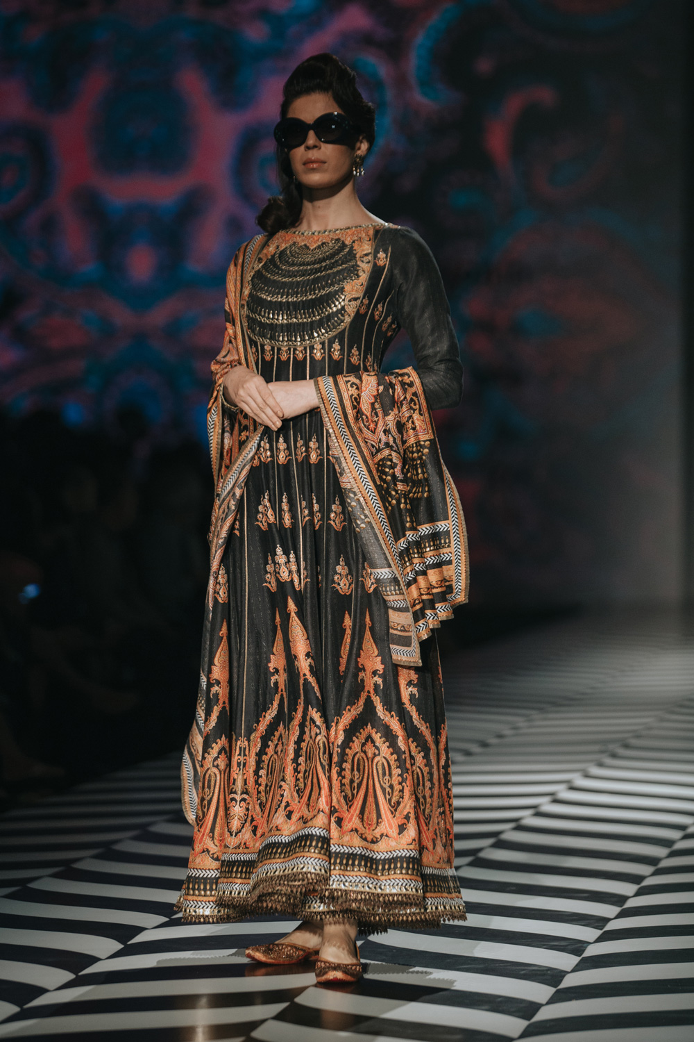 JJ Valaya FDCI Amazon India Fashion Week Spring Summer 2018 Look 20