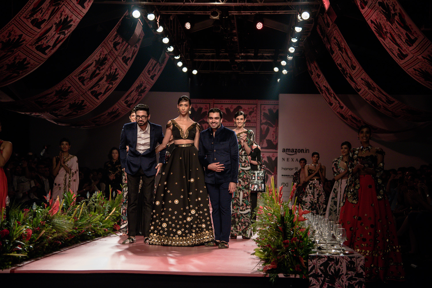 Shivan and Narresh FDCI Amazon India Fashion Week Spring Summer 2018 Look 24