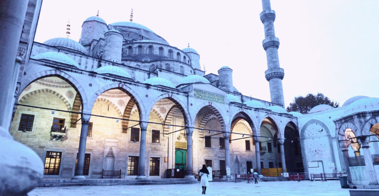 Istanbul Travel Guide - Zardozi Magazine - Blue Mosque